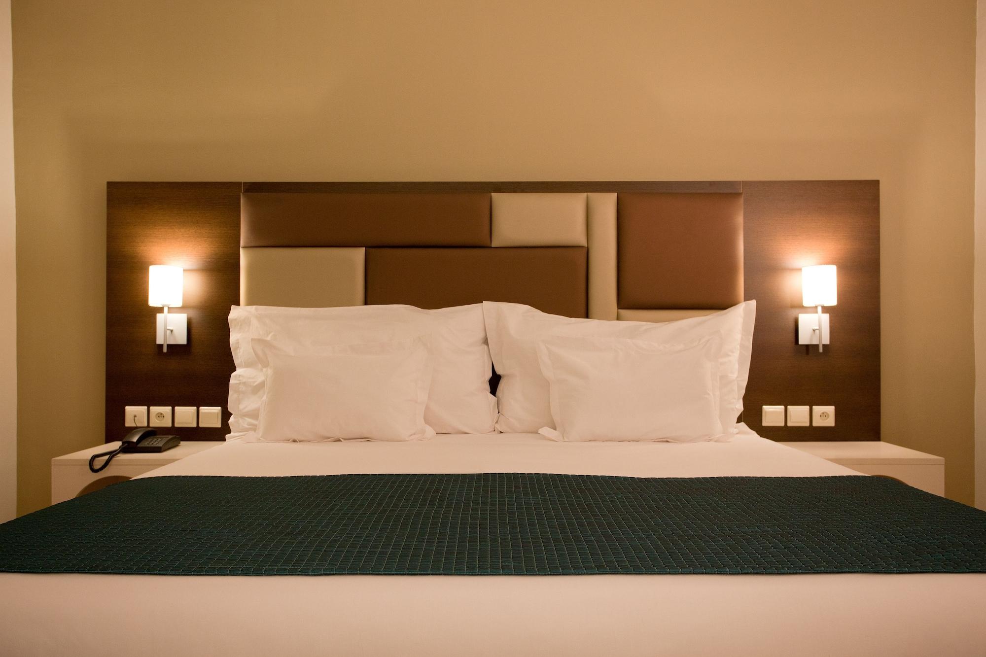 Tui Suneo Kenzi Europa Агадир Екстериор снимка A bed with a headboard