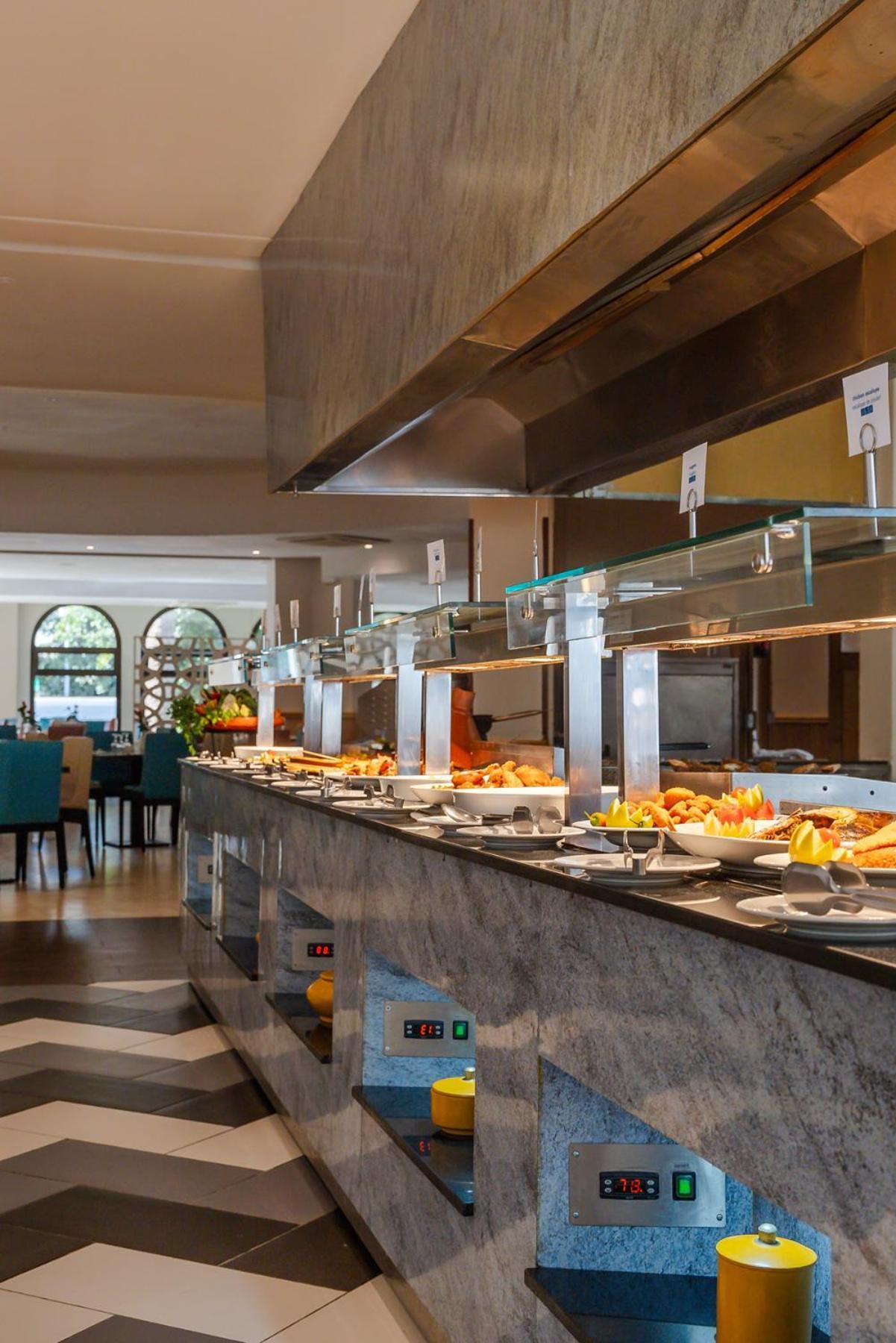Tui Suneo Kenzi Europa Агадир Екстериор снимка A buffet at a hotel